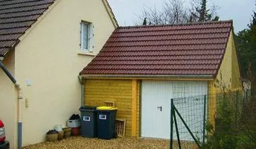 Aperçu d’un garage adossé contre une habitation